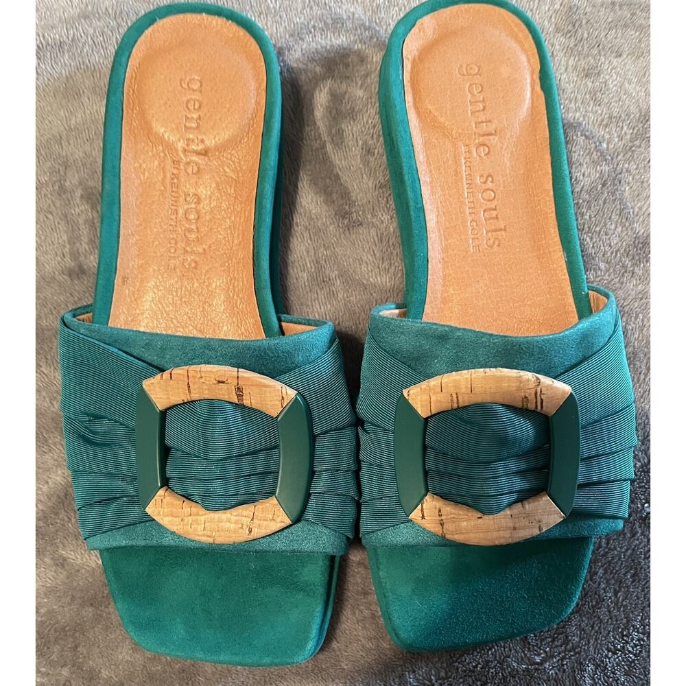 Gentle Souls by Kenneth Cole Rhea Square Toe Slip On Buckle Flat Sandal Size 5.5